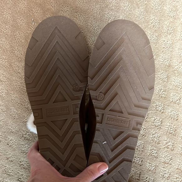 NEW Cushionaire Kenzie Faux Fur Trim Wedge Boot - Picture 7 of 8